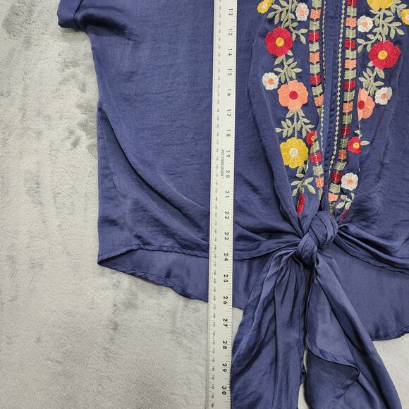 Entro Top Womens XL Blue Embroidered Floral Silky Satin Tie Front Hem Flowy Boho - Picture 7 of 8
